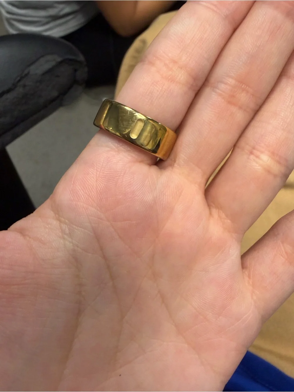 Oura ring gen 4 gold size 7